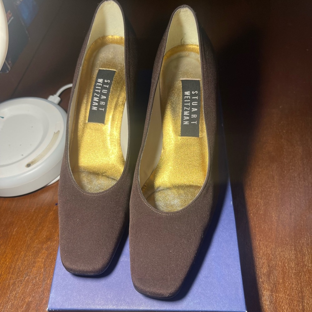 Stuart Weitzman 7.5 brown silk vintage heels